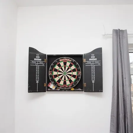 Spacious 2 Bedroom Property In Bristol Bristol